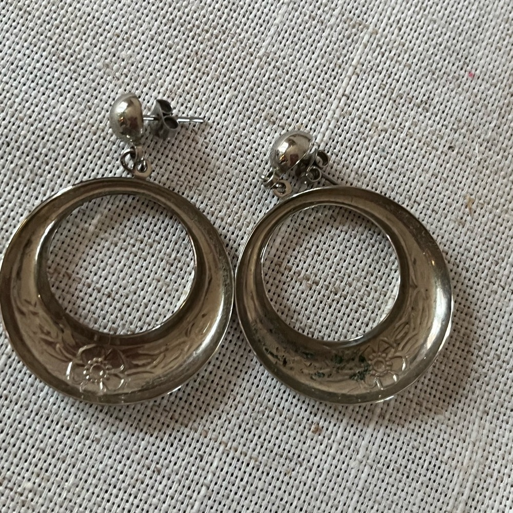 VINTAGE BOHO STYLE LARGE CIRCLE HOOP EARRINGS.. - Picture 9 of 10